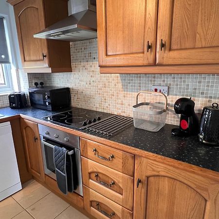 Contractors Or Family House - M1 Nottingham - Ikea Retail Park - Catkin Drive - 2 Bed Home With Driveway, Private Garden, Sleeps 4 - Tv'S In All Rooms Giltbrook エクステリア 写真